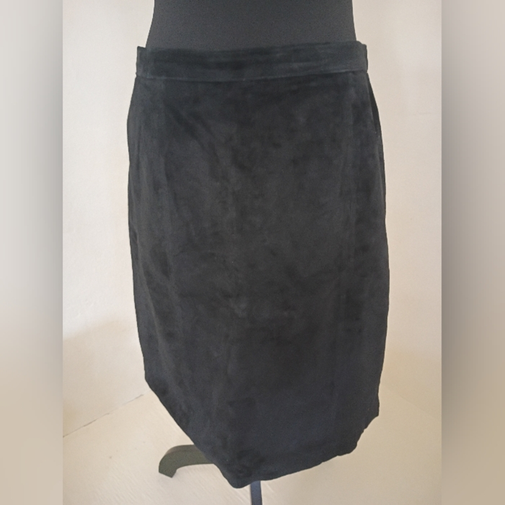 Christopher Black Velvet Pencil Skirt - Picture 2 of 6